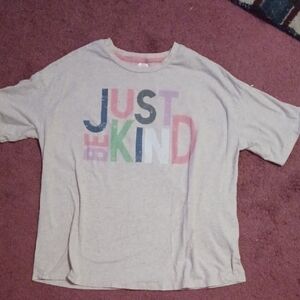 'Just Be Kind' Graphic Tee